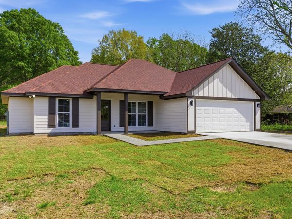 12 Shoemake Dr., Hattiesburg, MS 39402