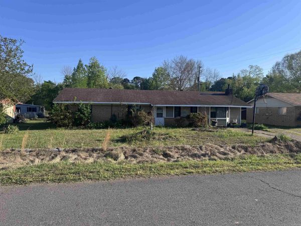 401 Dwain , Glenwood, AR 71943