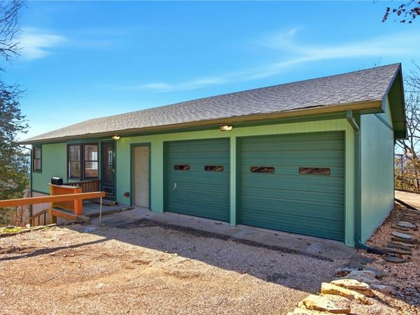 70 Pleasant Ridge Drive , Holiday Island, AR 72631