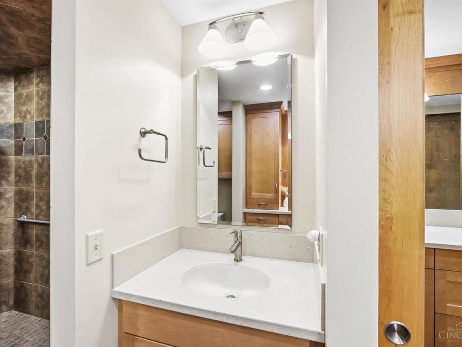 11025 Embassy Drive, Forest Park, OH 45240 Photo 44