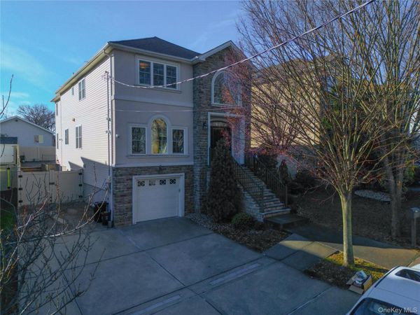 104 Highland Road , Staten Island, NY 10308