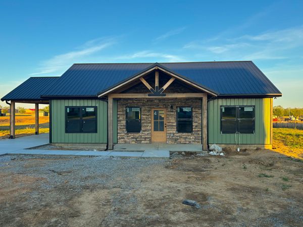 150 Edgewood Dr , Hohenwald, TN 38462