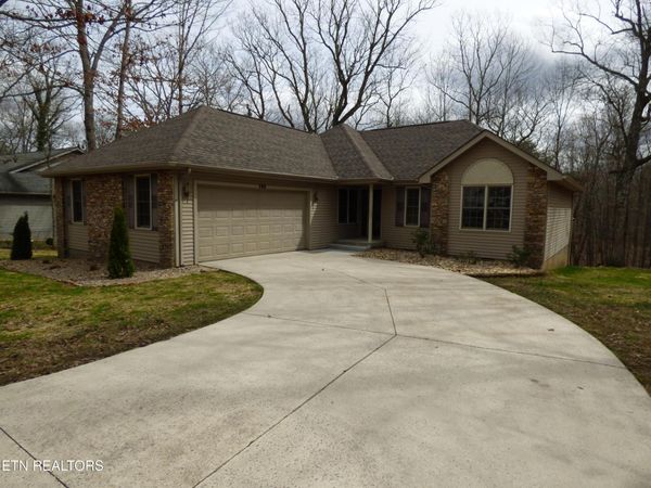 289 Kings Down Drive, Crossville, TN 38558