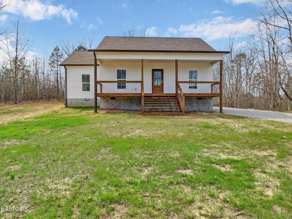 817 Dulog Tr, Jamestown, TN 38556
