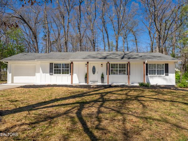 935 Forest Heights Circle, Lenoir City, TN 37772