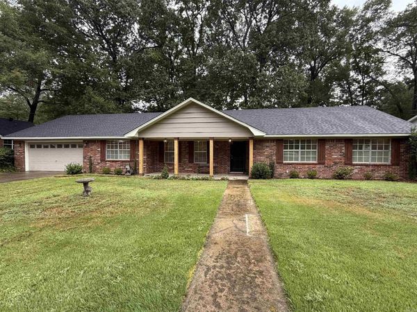 204 Indian Trl , Searcy, AR 72143
