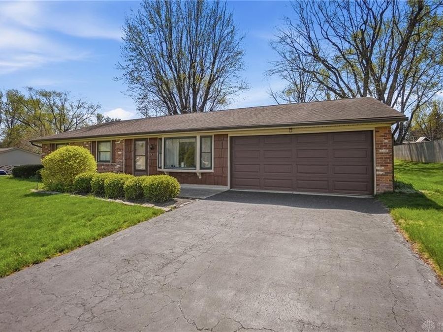 6225 Possum Run Road, Bellbrook, OH 45440 Photo 1