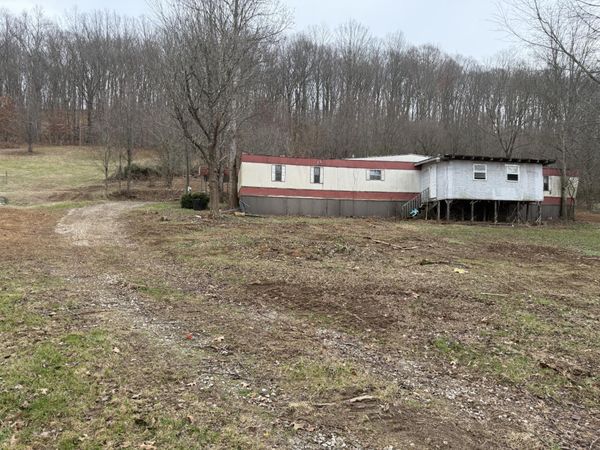 15884 Columbia Hwy , Lynnville, TN 38472