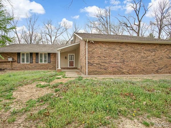 110 Estate Drive , Chester, IL 62233