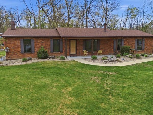 2179 Brown Road , Brighton, IL 62012