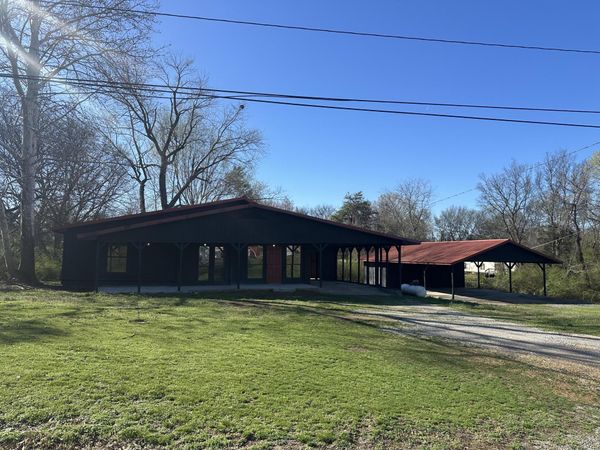 710 E 9th Street, Newark, AR 72562