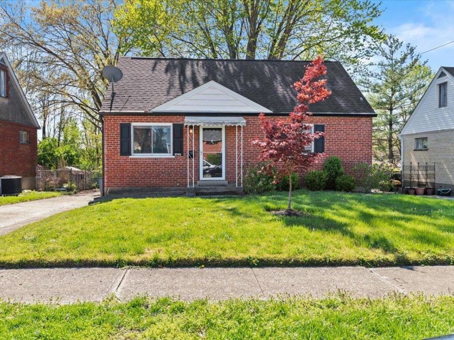 3745 Nightingale Drive, Fairfax, OH 45227 Photo 2