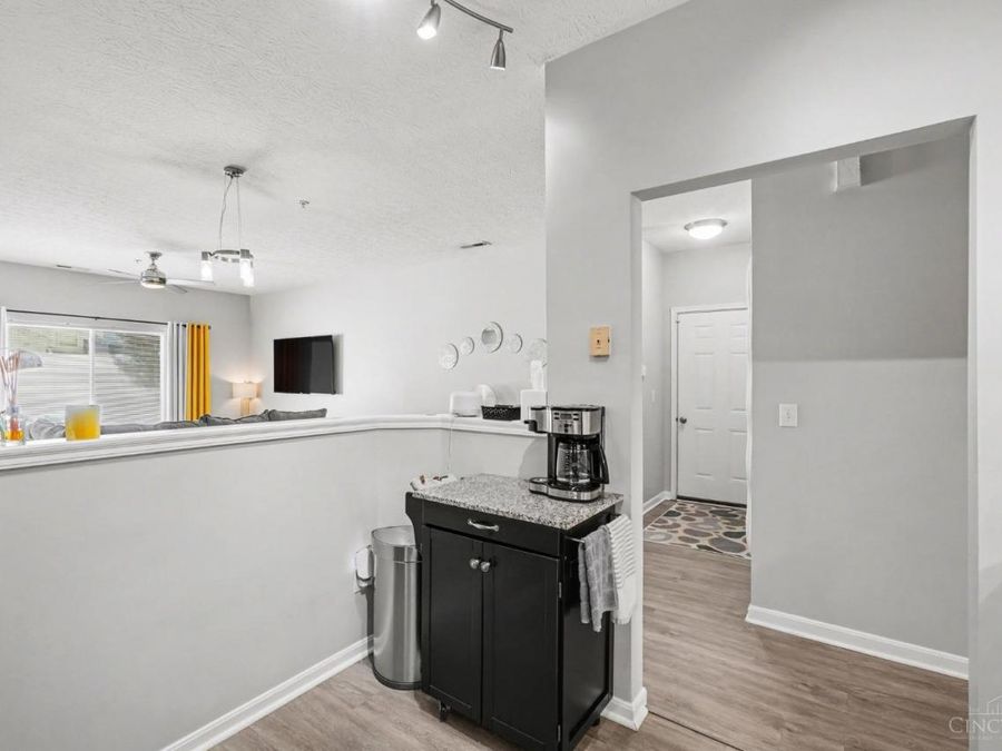 9305 Bridgecreek Drive, Springfield Township, OH 45231 Photo 12
