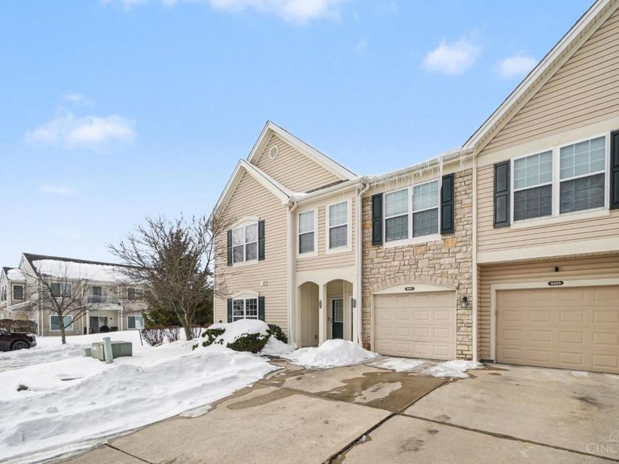 9305 Bridgecreek Drive, Springfield Township, OH 45231 Photo 3