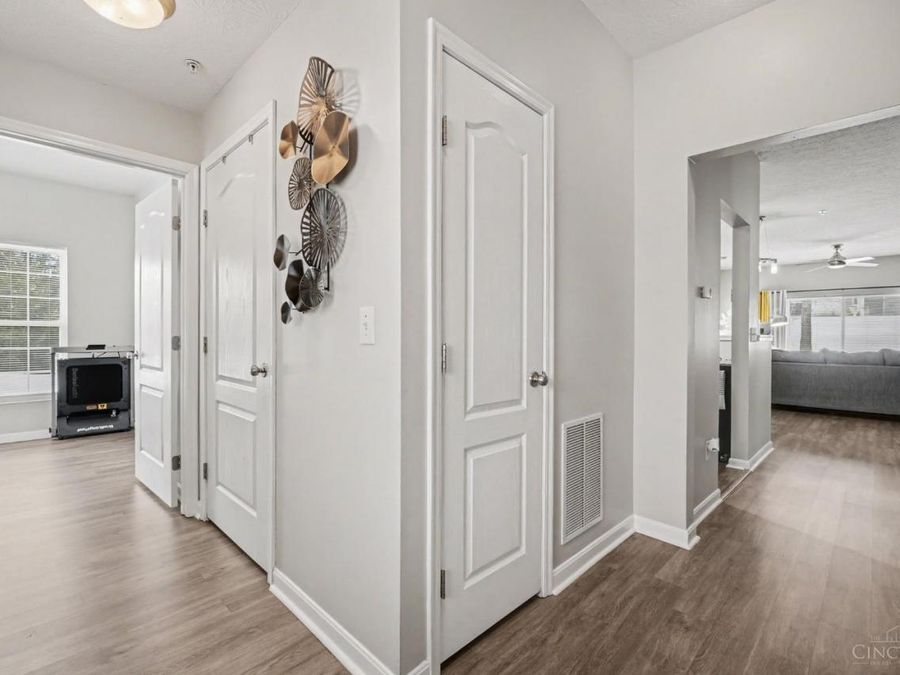 9305 Bridgecreek Drive, Springfield Township, OH 45231 Photo 5