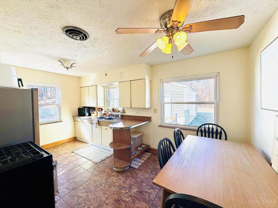 217 West Crest Drive, Reading, OH 45215 Photo 4