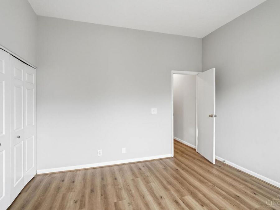 981 Paradrome Street, Unit B, Cincinnati, OH 45202 Photo 16