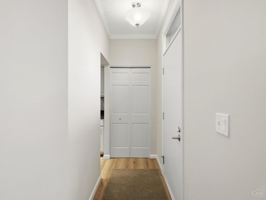 981 Paradrome Street, Unit B, Cincinnati, OH 45202 Photo 4
