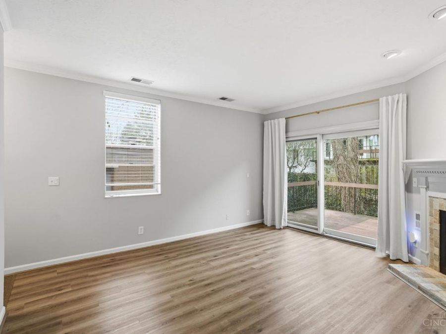 981 Paradrome Street, Unit B, Cincinnati, OH 45202 Photo 6