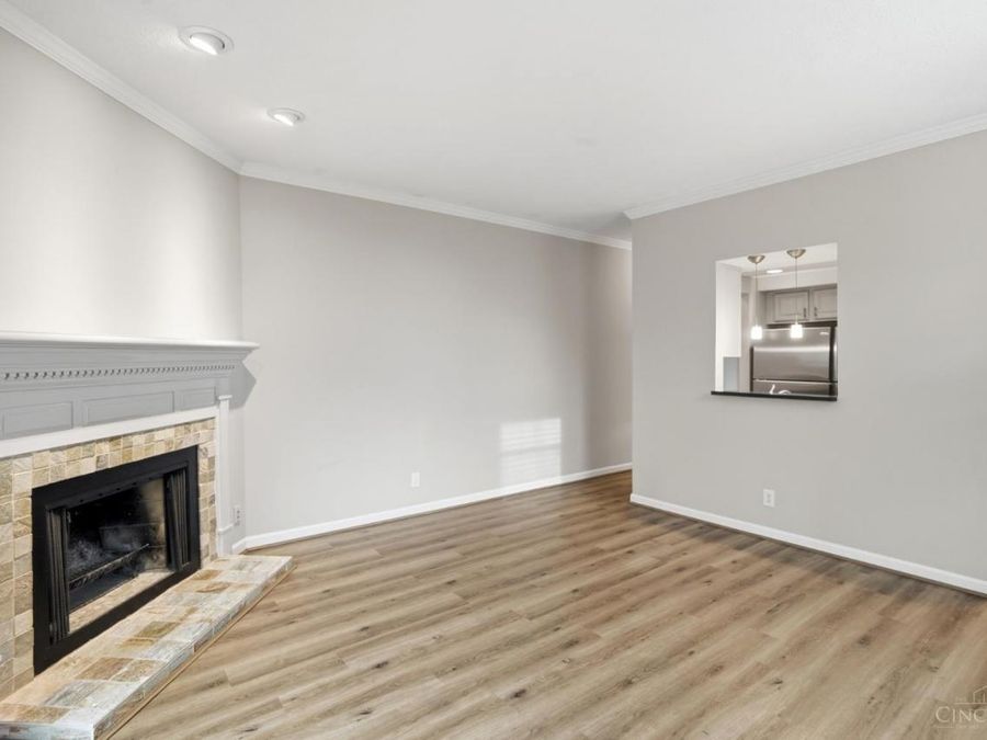 981 Paradrome Street, Unit B, Cincinnati, OH 45202 Photo 7