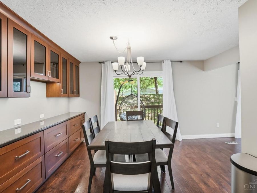 9338 Hunters Creek Drive, Blue Ash, OH 45242 Photo 11