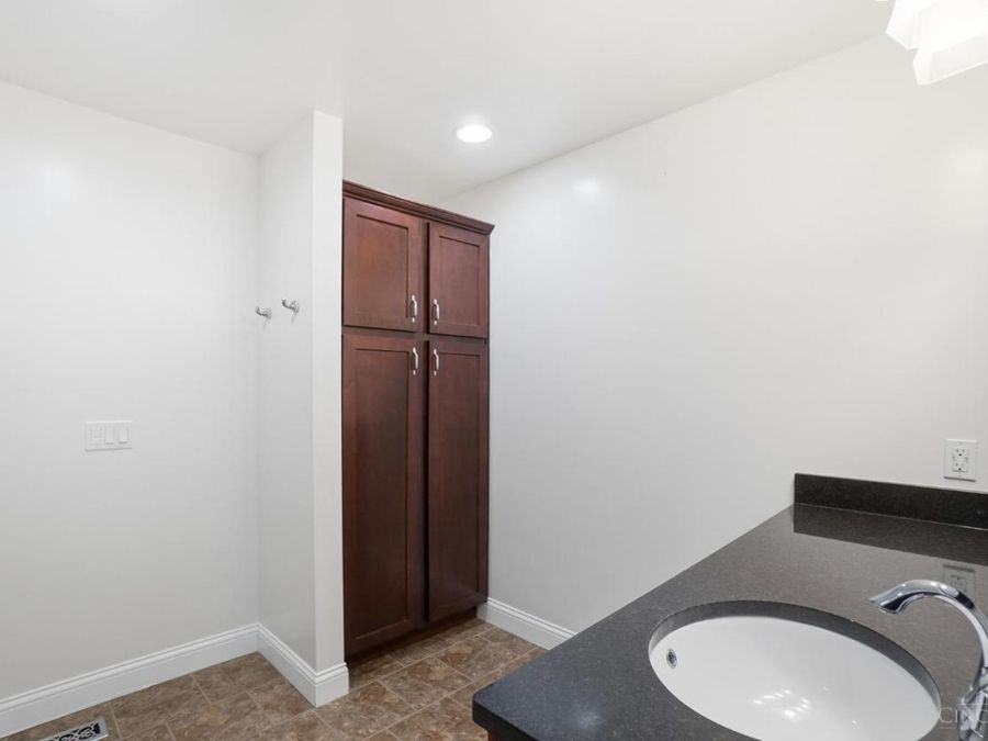 9338 Hunters Creek Drive, Blue Ash, OH 45242 Photo 27