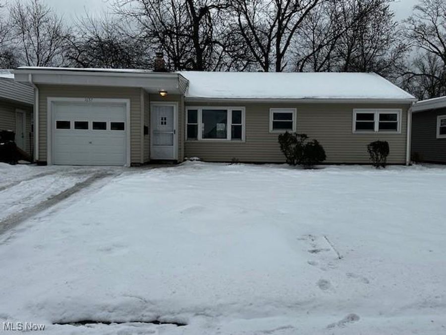 1697 Hawthorne Drive , Mayfield Heights, OH 44124 Photo 1