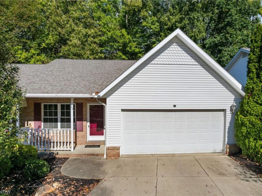 527 S Frank Boulevard , Akron, OH 44313 Photo 1