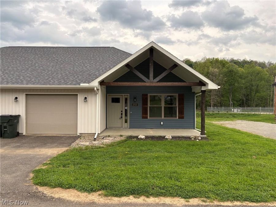2723 Barnhill Road SE, New Philadelphia, OH 44663 Photo 1