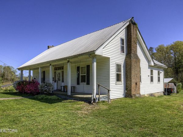 285 New Providence Rd , Tellico Plains, TN 37385