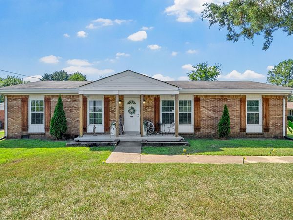 284 Lafayette Rd , Clarksville, TN 37042