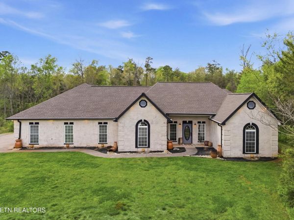 219 Bletchley Park Drive , Friendsville, TN 37737