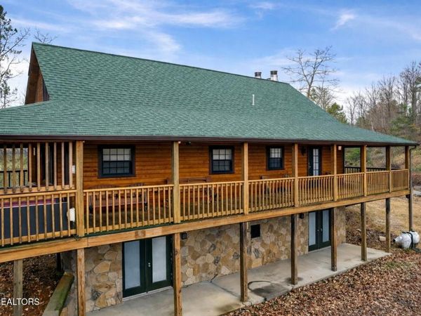 1104 Oak Court , Gatlinburg, TN 37738