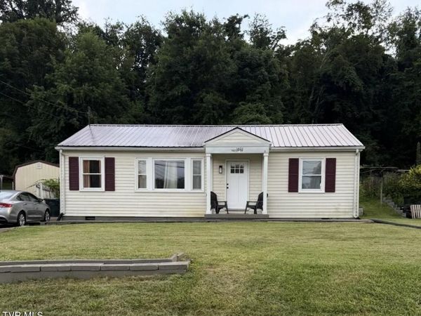 1801 Valley Drive, Bristol, VA 24201