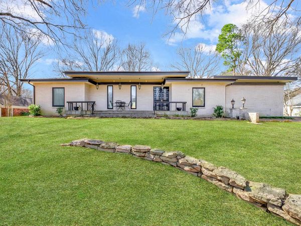 2011 KIRBY PKY, Memphis, TN 38119