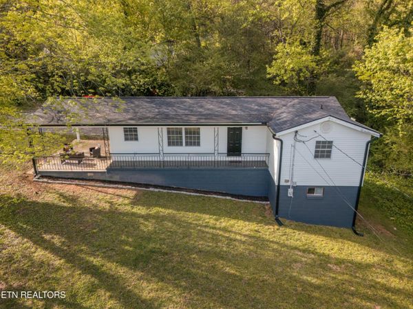 501 Hollingsworth Lane , Clinton, TN 37716