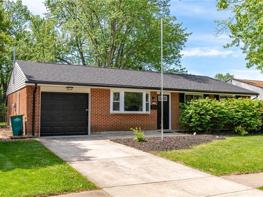 135 Kesling Drive, Springboro, OH 45066 Photo 1