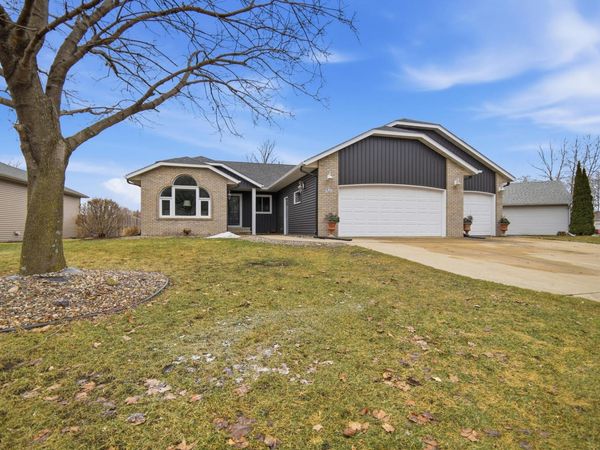 1437 Nottingham Drive , Owatonna, MN 55060