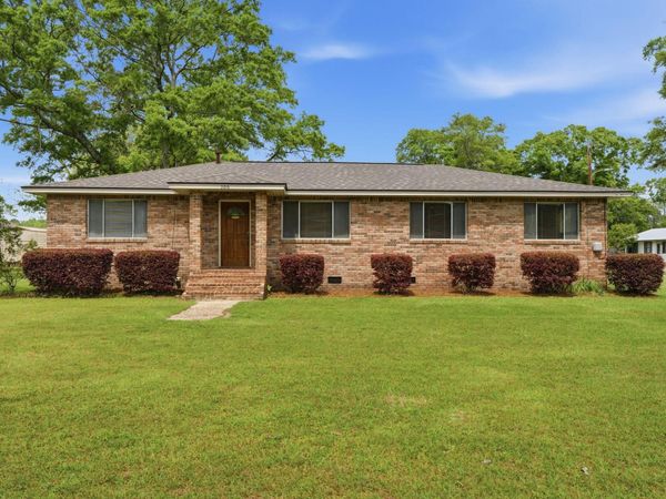 200 Harvey Ave., Petal, MS 39465