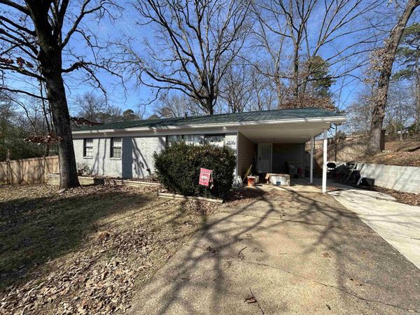 2696 Lakeside Dr , Benton, AR 72019