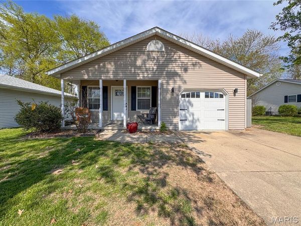 12 Germania Drive , Columbia, IL 62236