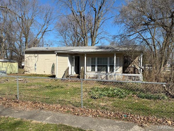 218 E Jefferson Street , Girard, IL 62640