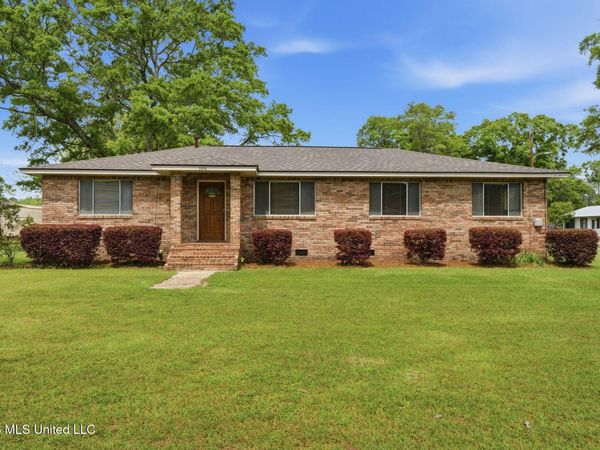 200 Harvey Avenue, Petal, MS 39465