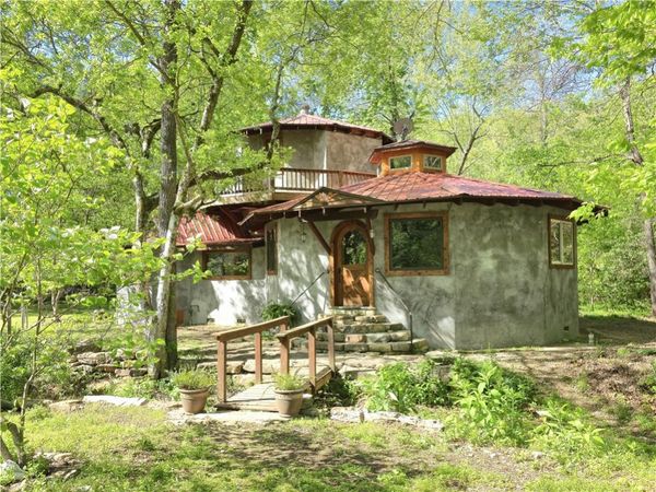 2014 County Road 323 , Eureka Springs, AR 72632