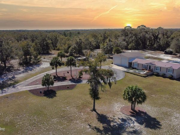 105 LAKE COMO Drive, Pomona Park, FL 32181