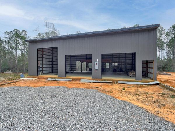 22445 Road 374, Kiln, MS 39556