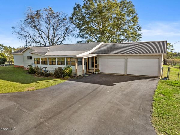 149 John H Road, Magee, MS 39111
