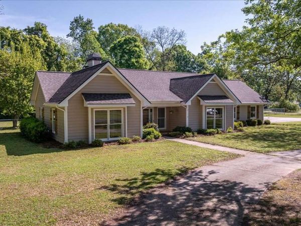 275 Peachtree Street, Winterville, GA 30683
