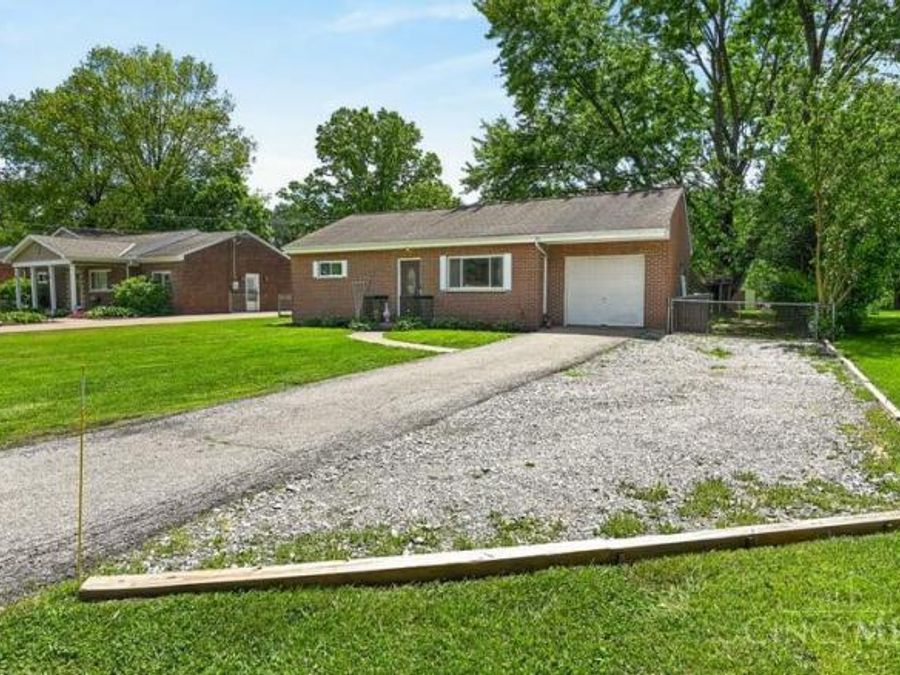 817 Fairway Drive, Union Township, OH 45245 Photo 4