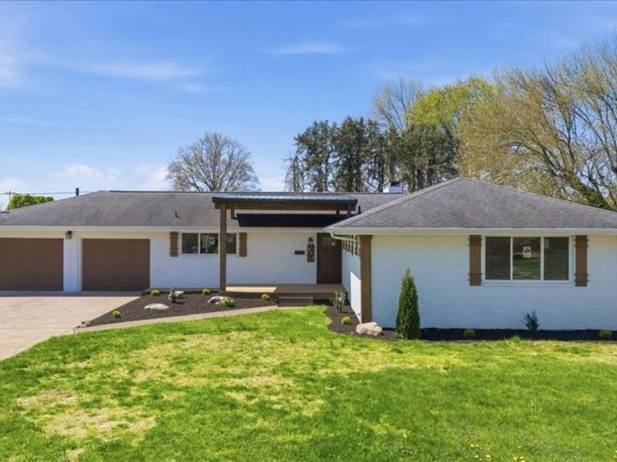 801 Westview Drive , Belpre, OH 45714 Photo 1